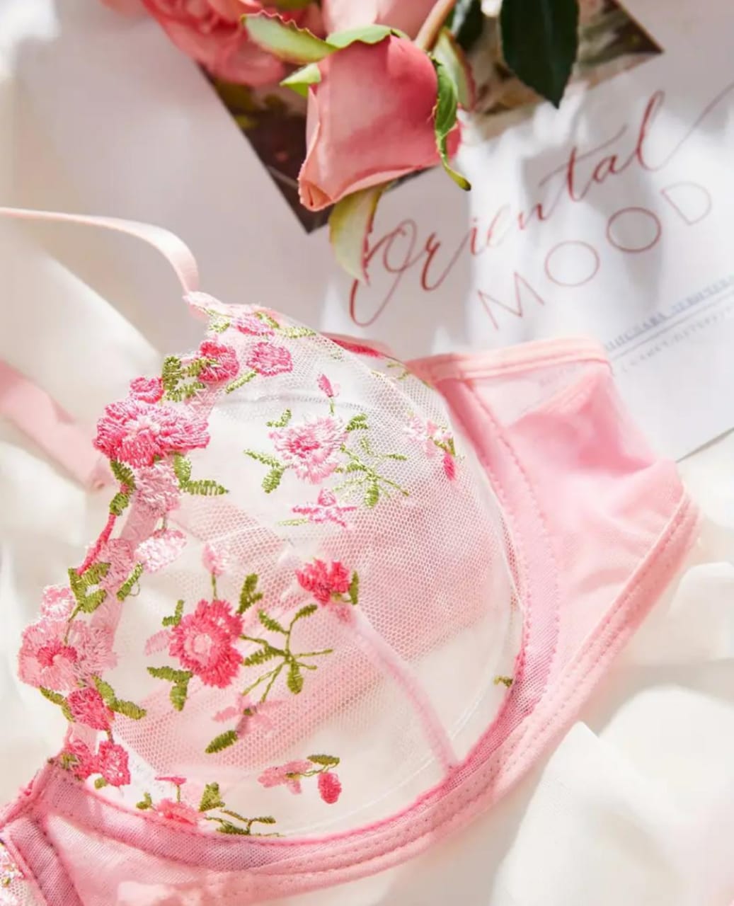 Rosa Encantada – Set de Lencería Bordada