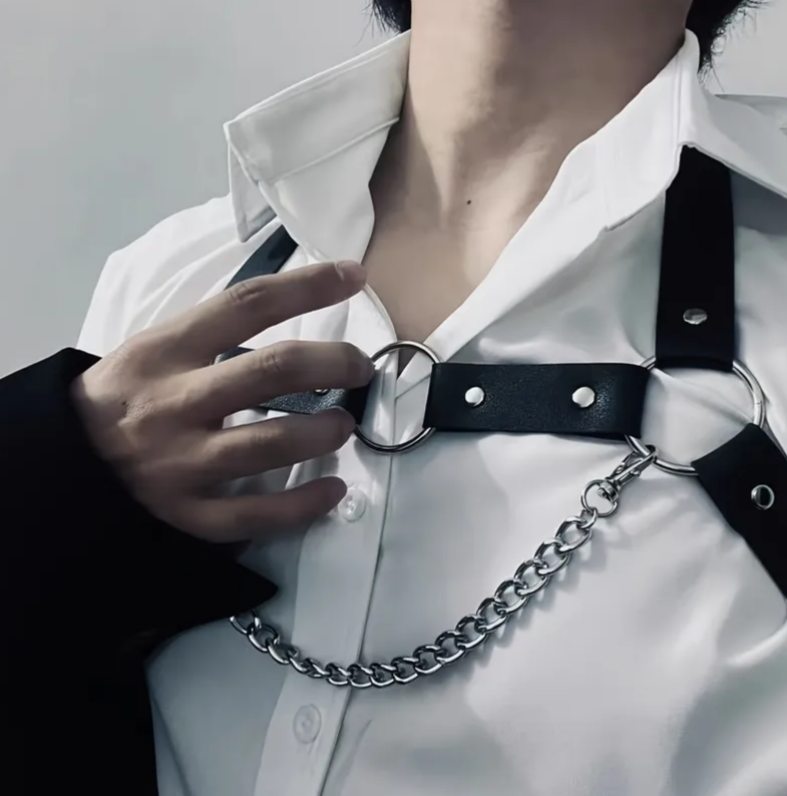 Arnés Eclipse Chain – Estilo que Domina Miradas